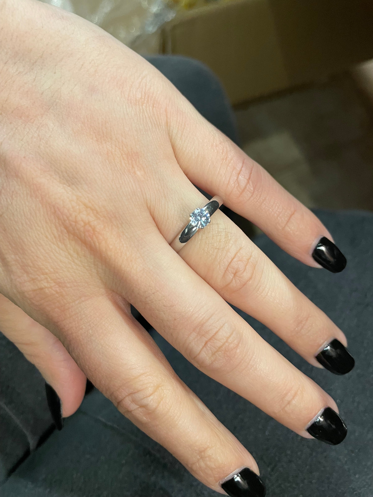 Anillo 💍 con piedrita color plateado