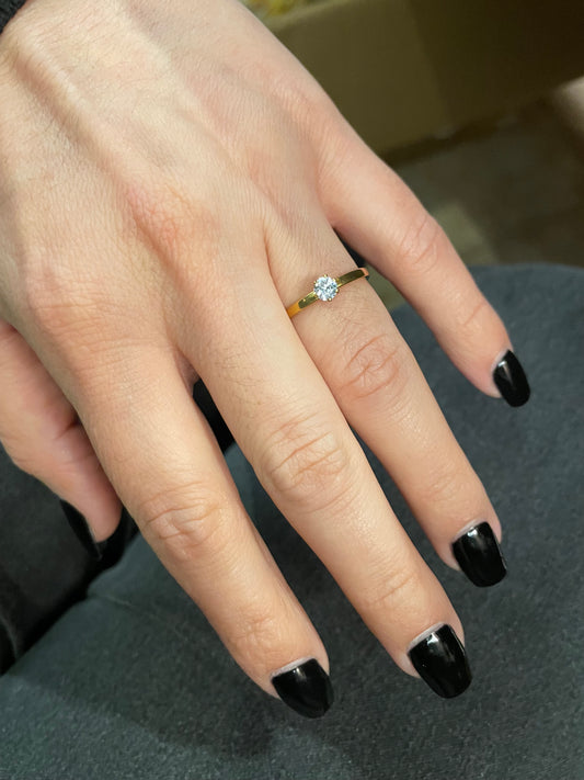 Anillo 💍 con diamante color dorado